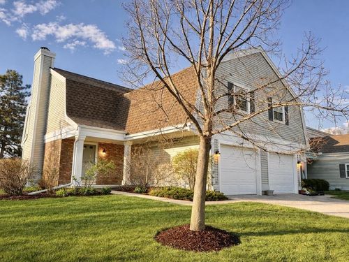 7472 Old Sauk Rd, Madison, WI, 53717-1215 | Card Image