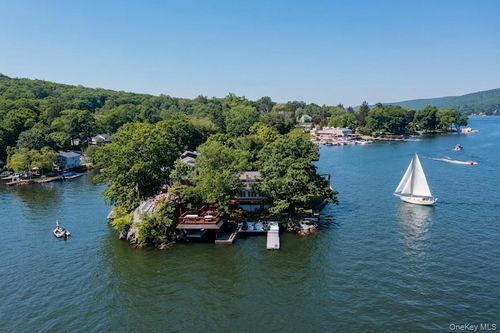 46 W Cove Rd, Greenwood Lake, NY, 10925-4313 | Card Image