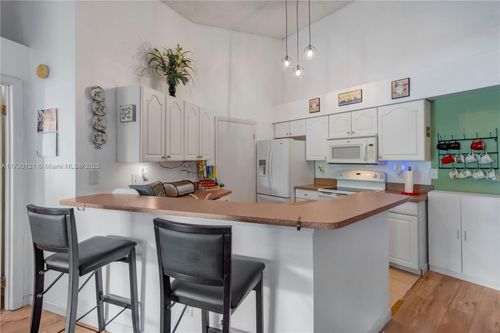 apt-108-9999 Summerbreeze Dr, Sunrise, FL, 33322-5819 | Card Image