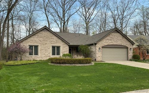 460 Streamview Ct, Rochester Hills, MI, 48309-1806 | Card Image