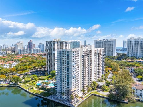ph205-18151 Ne 31st Ct, Aventura, FL, 33160-2660 | Card Image
