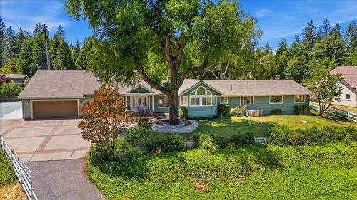 11452 Polaris Dr, Grass Valley, CA, 95949-8702 | Card Image