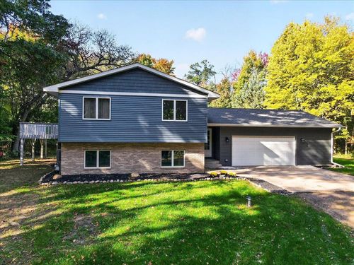 4926 Shady Ln, North Branch, MN, 55056-5505 | Card Image