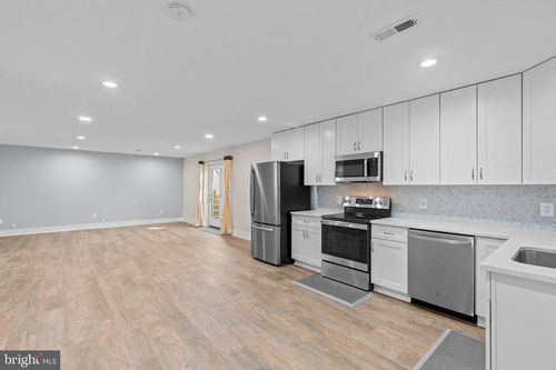 25549 Byrnes Crossing Dr, CHANTILLY, VA, 20152-3248 | Card Image