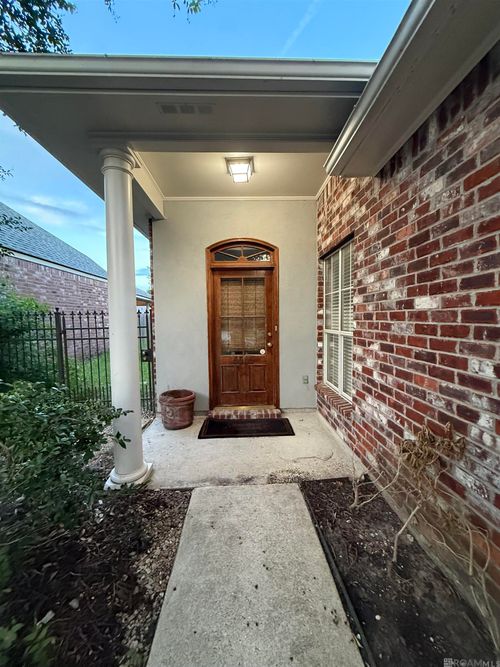 5545 Ducros Dr, Baton Rouge, LA, 70820-4241 | Card Image