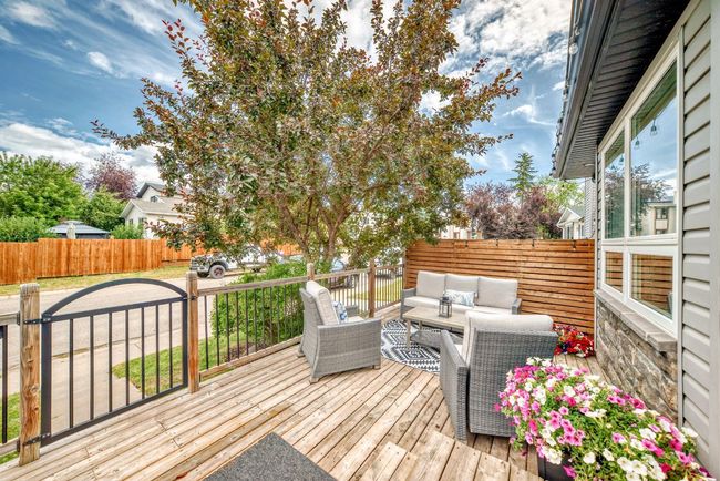 207 Deerview Way Se, Townhouse with 3 bedrooms, 2 bathrooms and 1 parking in Calgary AB | Image 40
