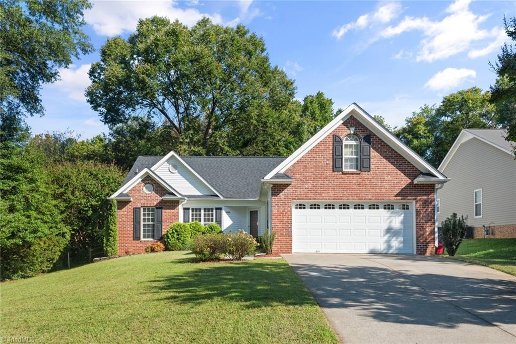 Burlwood Dr, Winston Salem, NC 27103