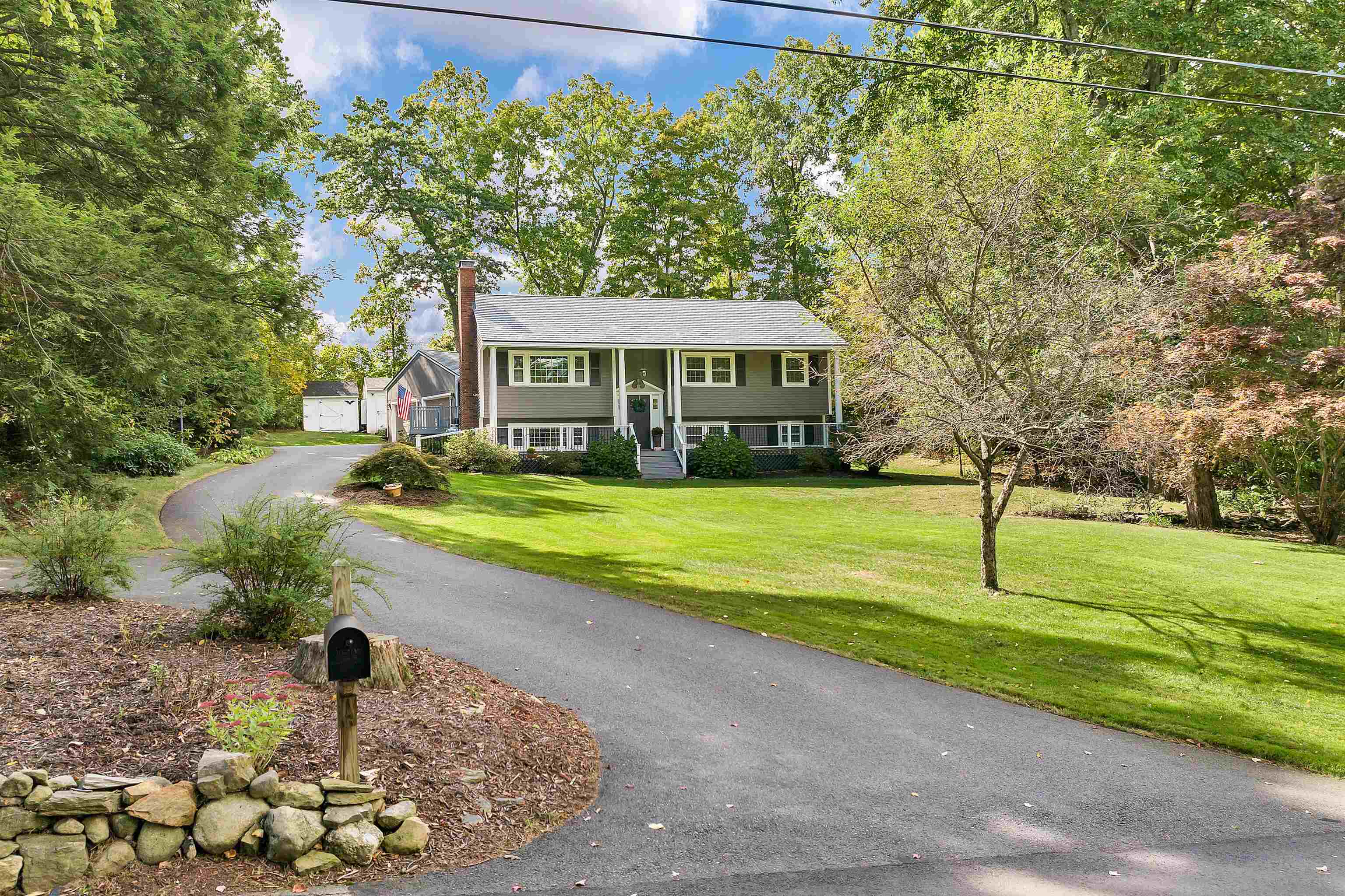Barkland Dr, Derry, NH 03038