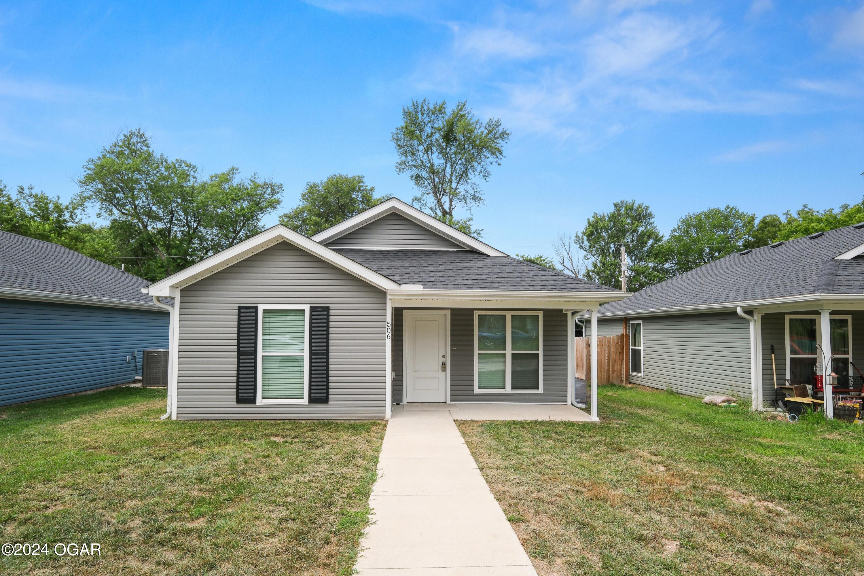 Elm St, Carterville, MO 64835