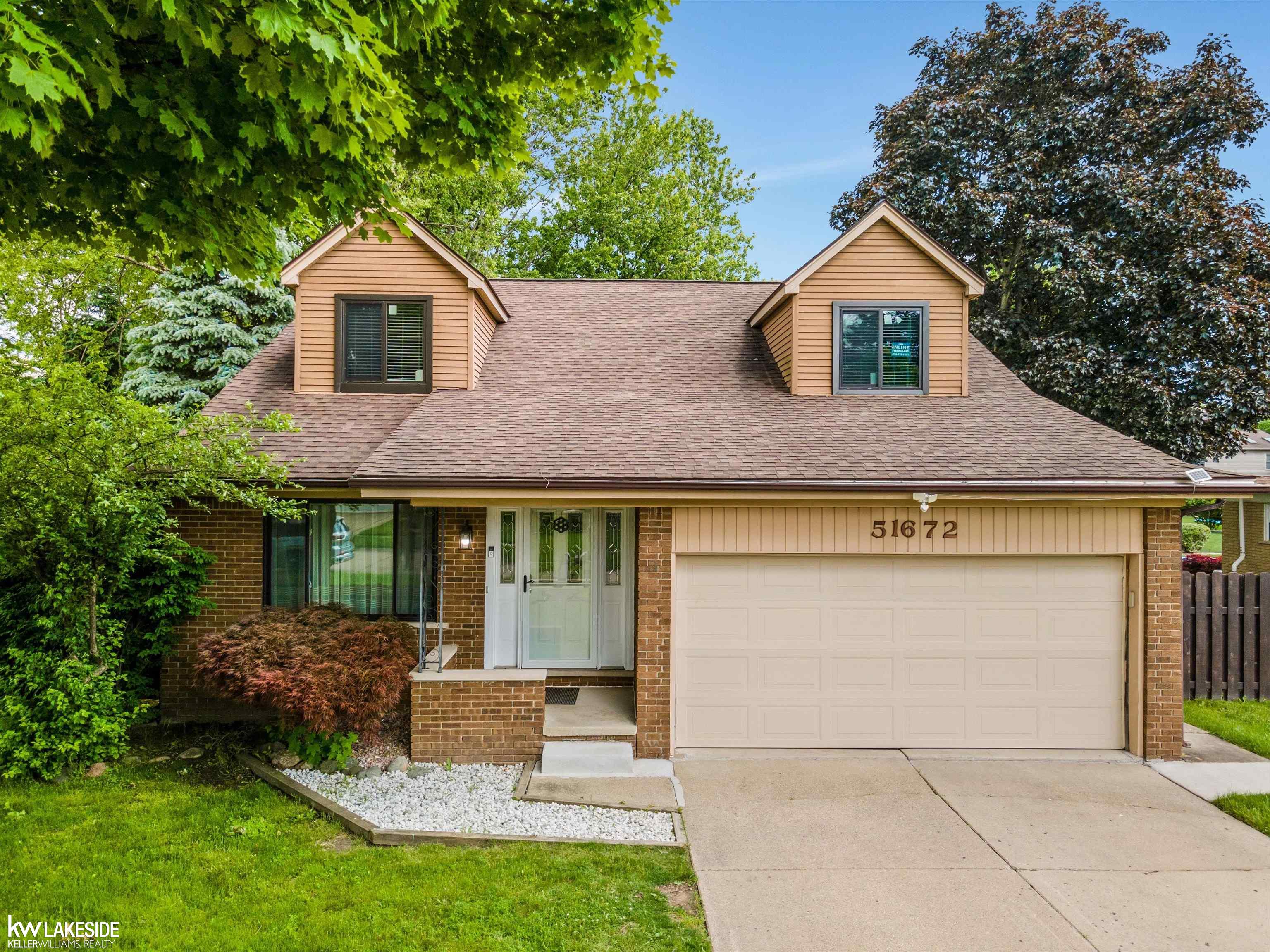 Julies Dr, Chesterfield, MI 48047