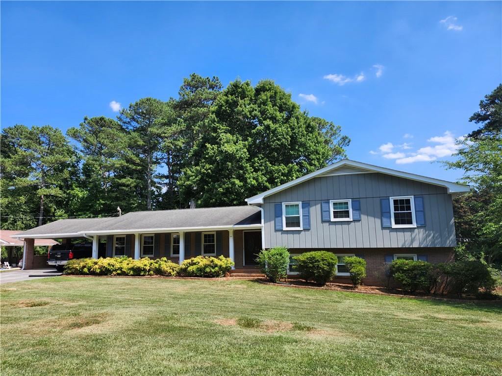 Fox Forest Dr, Lilburn, GA 30047