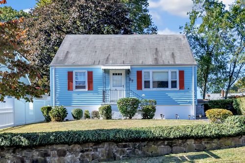 37 Herald Ave, Bridgeport, CT, 06606-2204 | Card Image