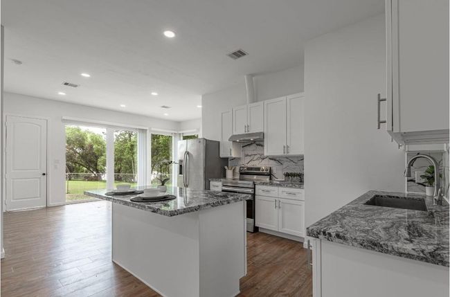 20 Coolcrest Dr, House other with 3 bedrooms, 2 bathrooms and 2 parking in Pointblank TX | Image 7