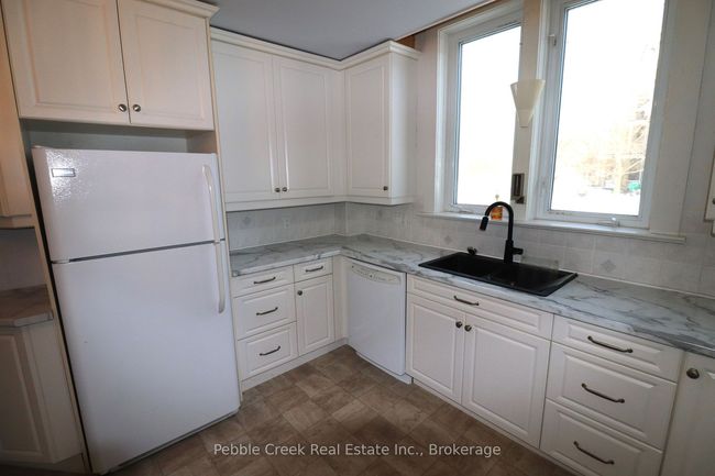 111 St Georges Cres, Home with 2 bedrooms, 2 bathrooms and 6 parking in Goderich ON | Image 6