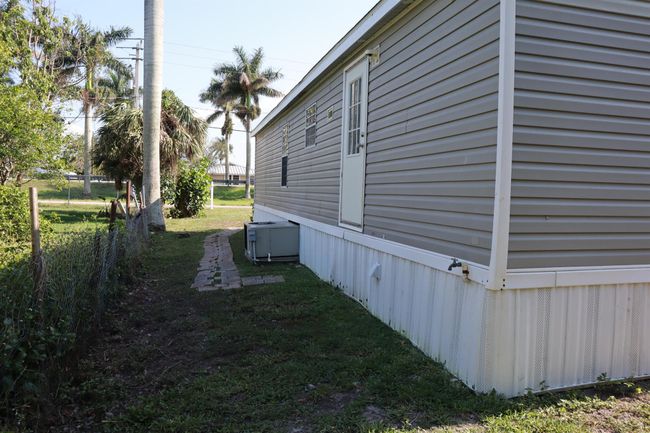 817 E 7 Th St, House other with 3 bedrooms, 2 bathrooms and null parking in Pahokee FL | Image 45
