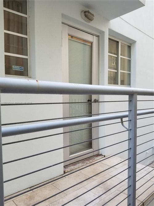 apt-5-1045 Meridian Ave, Miami Beach, FL, 33139-8324 | Card Image