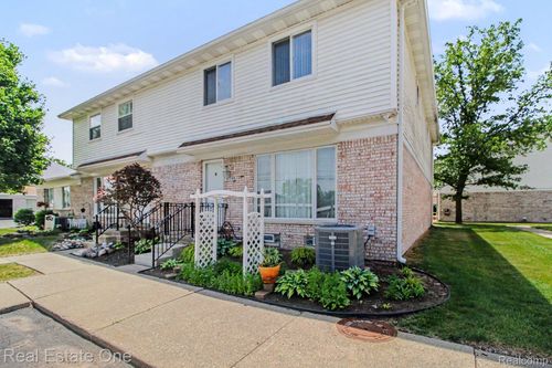 37735 Colonial Dr, Westland, MI, 48185-1004 | Card Image