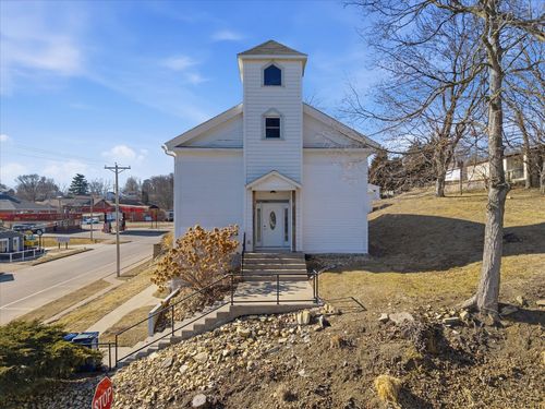 204 N 2nd St, Le Claire, IA, 52753-7715 | Card Image