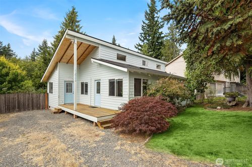 17500 43rd Dr Nw, Stanwood, WA, 98292-7711 | Card Image