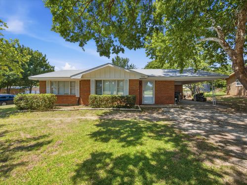 714 Decatur St, Bowie, TX, 76230-5737 | Card Image