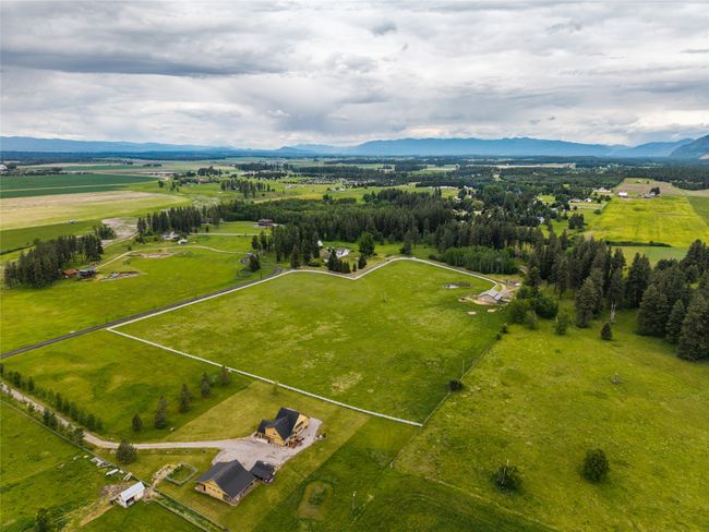 Overview of rural landscape featuring mountains | Image 40
