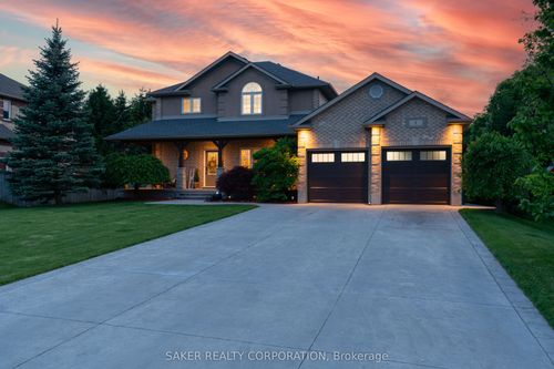 {{alt}} | Card Image