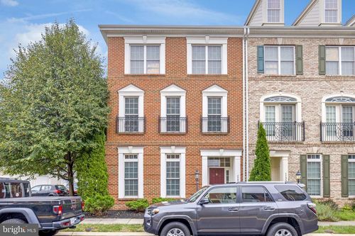 22948 Fanshaw Sq, BRAMBLETON, VA, 20148-5673 | Card Image