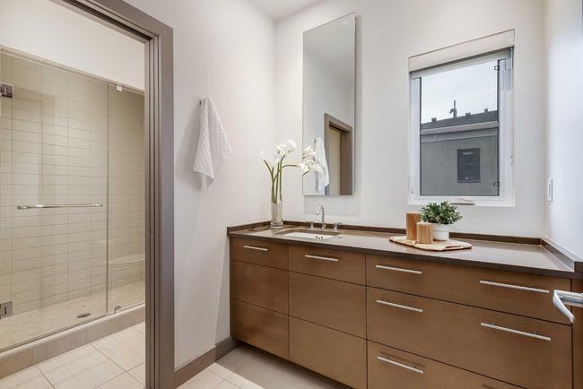 404 Aspen Meadows Hill Sw, Townhouse with 3 bedrooms, 4 bathrooms and 2 parking in Calgary AB | Image 37