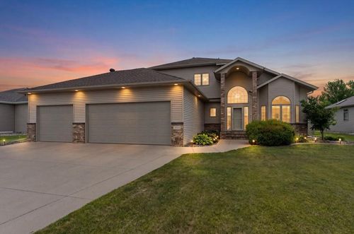 1913 Pentland St, West Fargo, ND, 58078-4347 | Card Image
