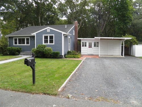 38 Mobile St, Sayville, NY, 11782-3319 | Card Image