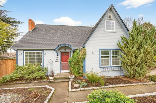 3473 Poppywoods Dr, Medford, OR, 97504-4401 | Card Image