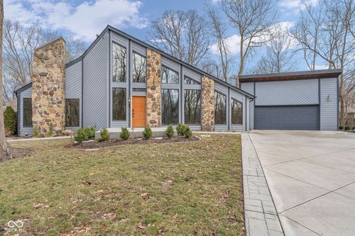 785 Pineview Dr, Zionsville, IN, 46077-9479 | Card Image