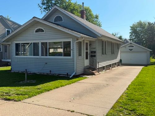2345 Dunham St, Clinton, IA, 52732-6936 | Card Image