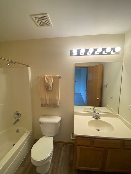 759-759 Cherry Creek Dr, Grayslake, IL, 60030-3359 | Card Image