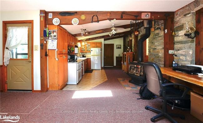 9717 Highway 118, House other with 2 bedrooms, 2 bathrooms and 8 parking in Algonquin Highlands ON | Image 7