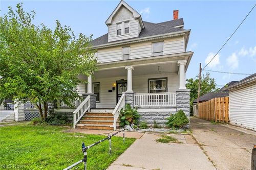 4218 E 124th St, Cleveland, OH, 44105-6302 | Card Image