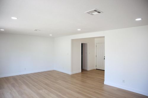 641 W Lincoln Rd, Stockton, CA, 95207-1904 | Card Image