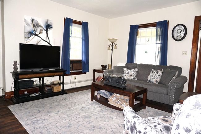 117 W Adams St, House other with 2 bedrooms, 1 bathrooms and null parking in Berne IN | Image 4