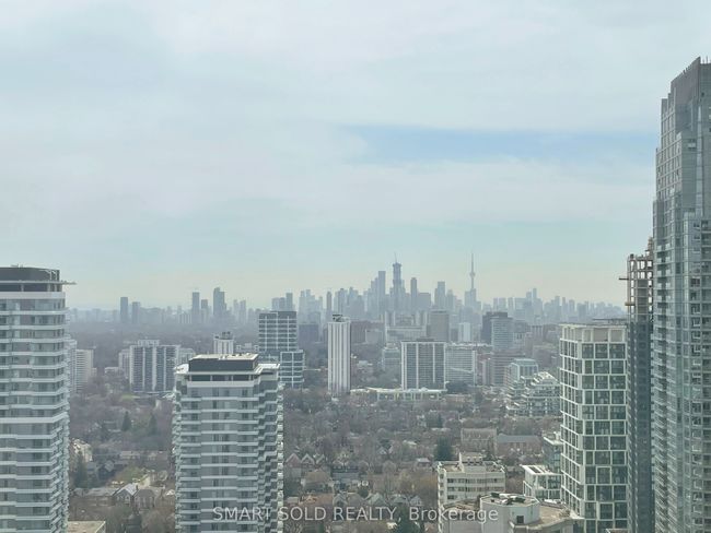 3204 - 39 Roehampton Ave, Condo with 3 bedrooms, 2 bathrooms and null parking in Toronto ON | Image 10