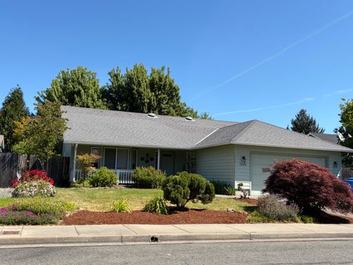 2968 Galaxy Way, Grants Pass, OR, 97527-6363 | Card Image
