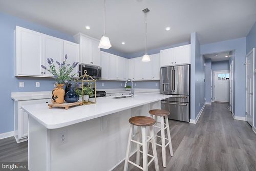 527 Swansea Dr, MIDDLETOWN, DE, 19709-0207 | Card Image