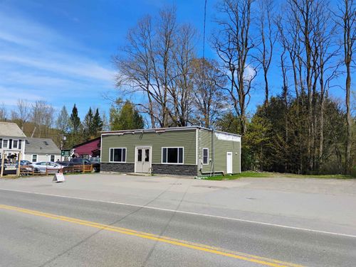114 Main St, Putney, VT, 05346-8701 | Card Image