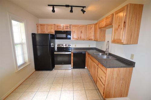 253 Old Groveton Rd S, Onalaska, TX, 77360-8046 | Card Image