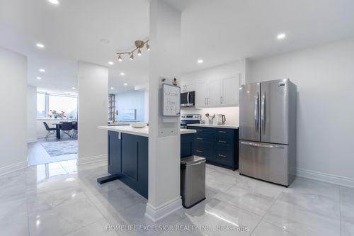 612-236 Albion Rd, Etobicoke, ON, M9W6A6 | Card Image