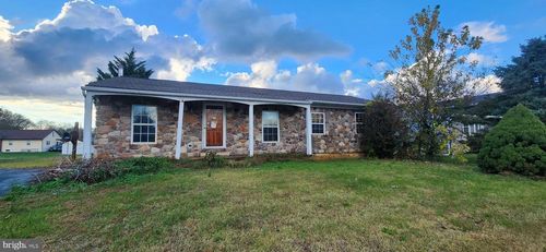 226 Elwyn Ave, SINKING SPRING, PA, 19608-1314 | Card Image