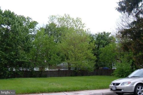 205 Frederick Ave, ROCKVILLE, MD, 20850-1212 | Card Image