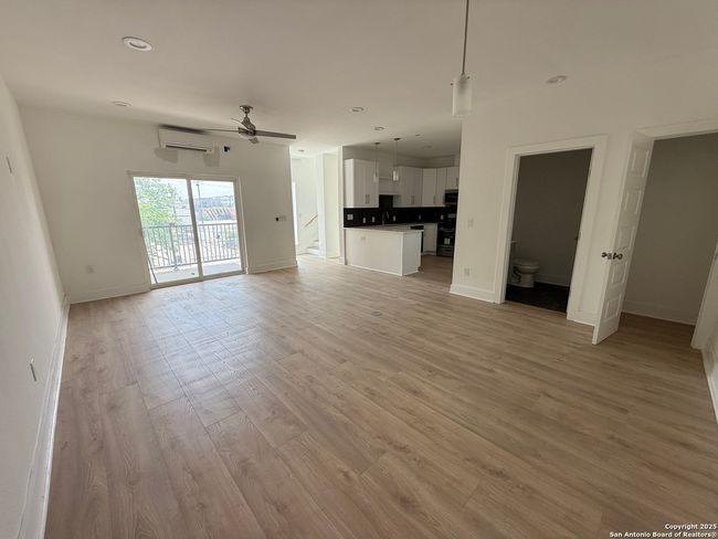 APT-104 - 715 Ogden St, Townhouse with 3 bedrooms, 4 bathrooms and null parking in San Antonio TX | Image 5