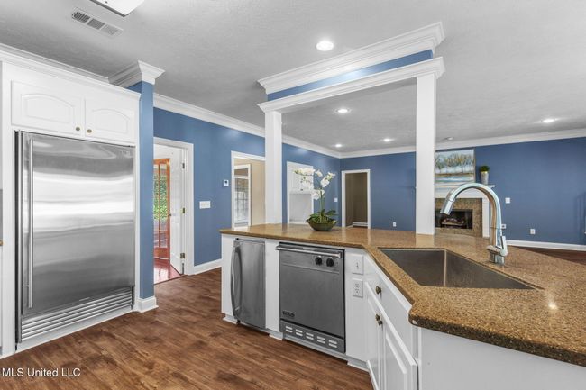 21-web-or-mls-211 Lake Terrace-27 | Image 23