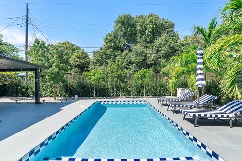 261 Ne 47th St, Miami, FL, 33137-3131 | Card Image