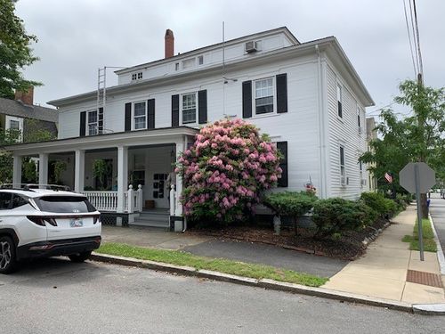 28 Broad St, Warren, RI, 02885-3343 | Card Image